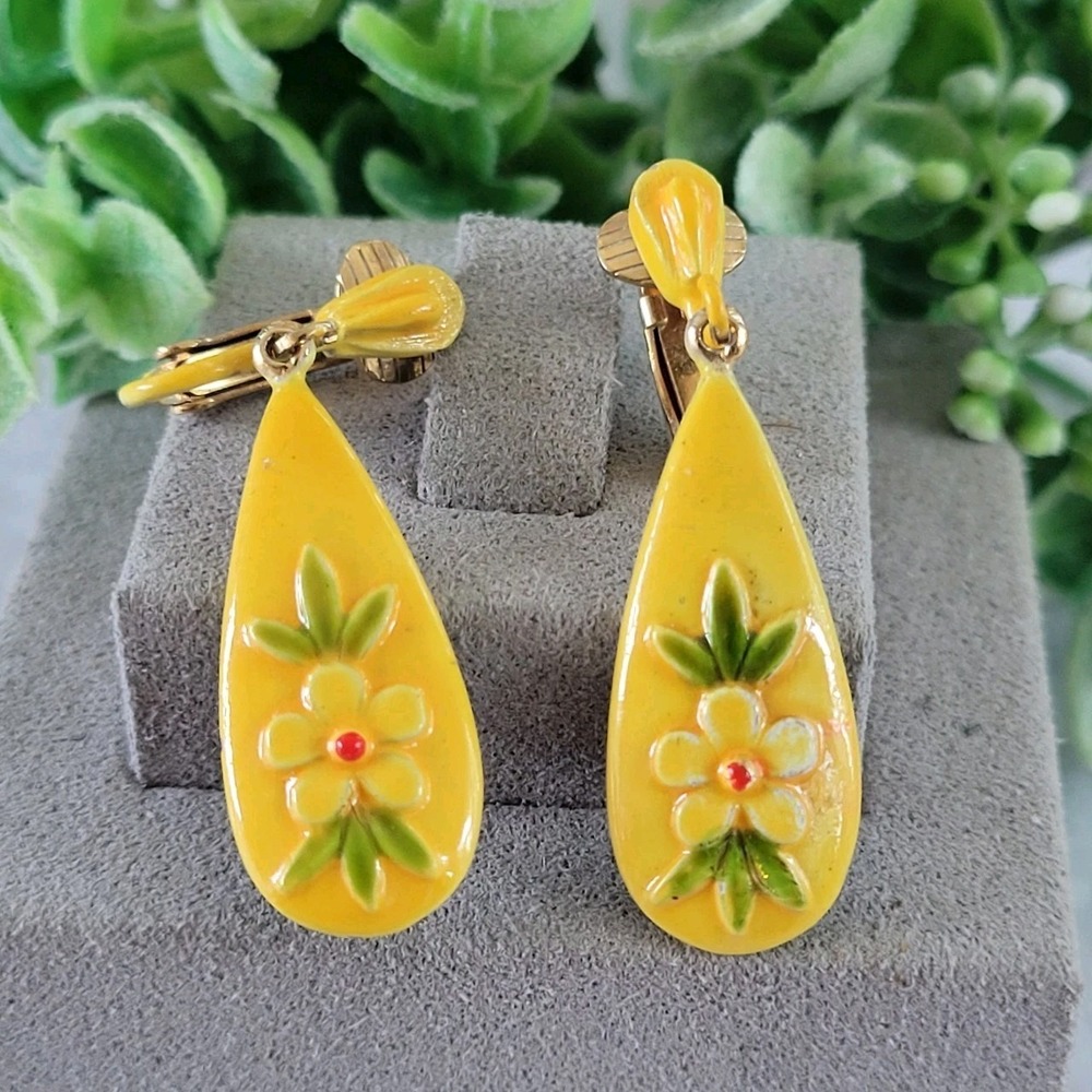 Arthur Pepper ART Yellow Enamel Floral Teardrop Dangle Clip Earrings Vintage